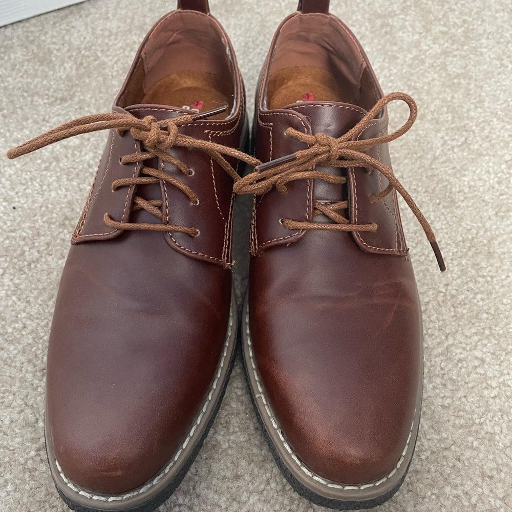 Boys brown leather dress shoes Size 4